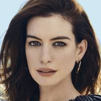 Anne Hathaway Nahé