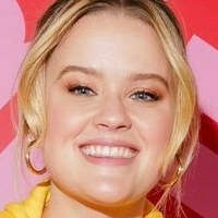 Ava Phillippe Nahé