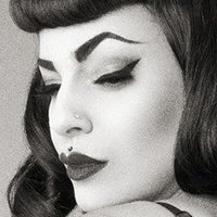 Bettie Page Nahé