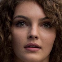 Camren Bicondova Nahé