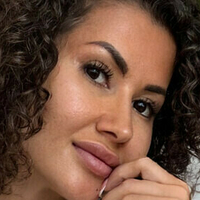 curlyamelia Nahé