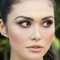 Daniella Pineda Nahé