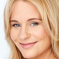 Devon Reilly Nahé