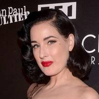 Dita Von Teese Nahé