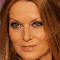 Esther Schweins Nahé