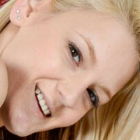 Harper Blondie Nahé