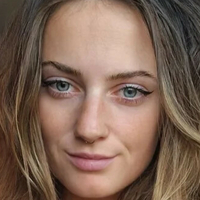 Hot Girl Meg Nahé