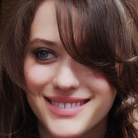 Kat Dennings Nahé