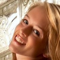 Laura Lynn Nahé