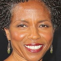 LisaGay Hamilton Nahé