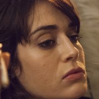 Lizzy Caplan Nahé