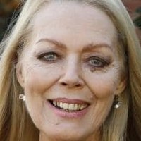 Lynda Stoner Nahé