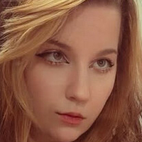 Missy Holly Nahé