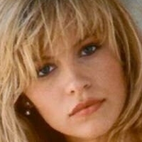 pamelaanderson Nahé