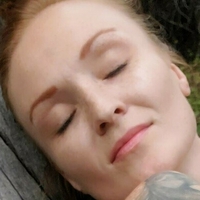 scarlettredding Nahé