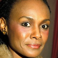 Tamara Dobson Nahé